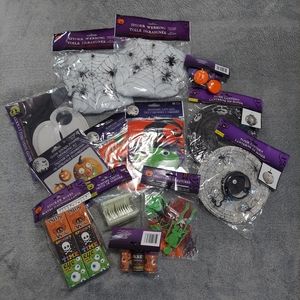 NWOT Halloween Decorations and Party Favors Bundle